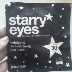 Indulgent self-warming eye mask